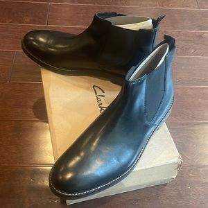 CLARKS PAULSON UP BLACK BOOTS 🥾